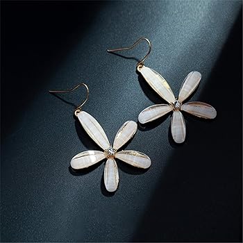 Golden Pearl Halo Stud Earrings – Elegant, Lightweight & Timeless