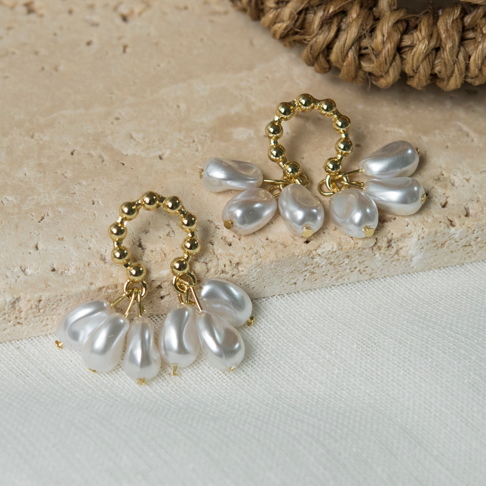 Pearl Cluster Stud Earrings – Soft Elegance with a Golden Touch