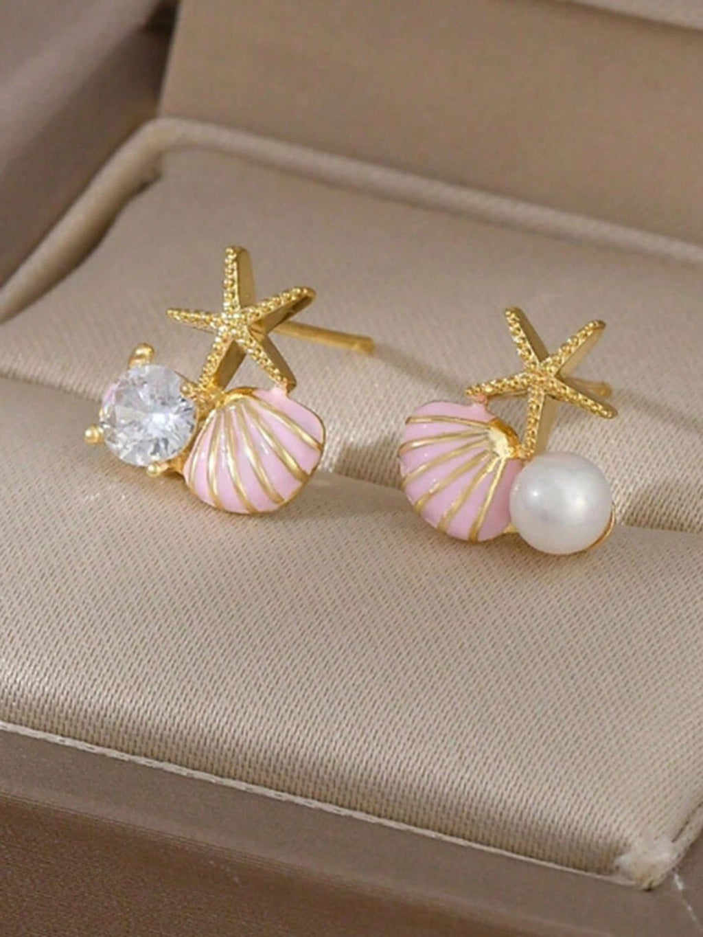 Golden Starfish & Seashell Stud Earrings – Pearl & Crystal Charm