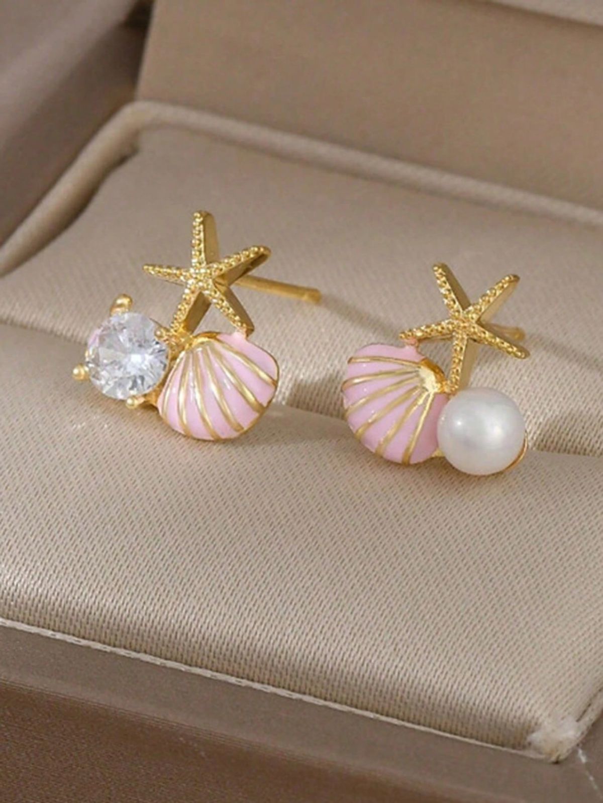 Golden Starfish & Seashell Stud Earrings – Pearl & Crystal Charm