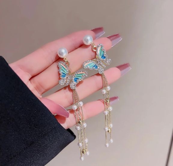Butterfly Pearl Drop Earrings – Lightweight & Allergy-Free
